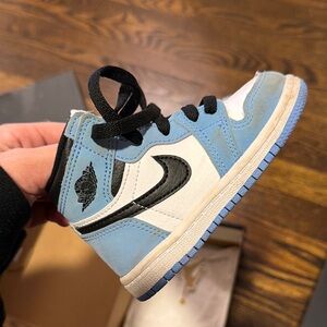 Kids Jordan 1 Retro High Blue and White High-Top Sneakers